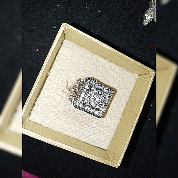 RING - Picture 5 of 6